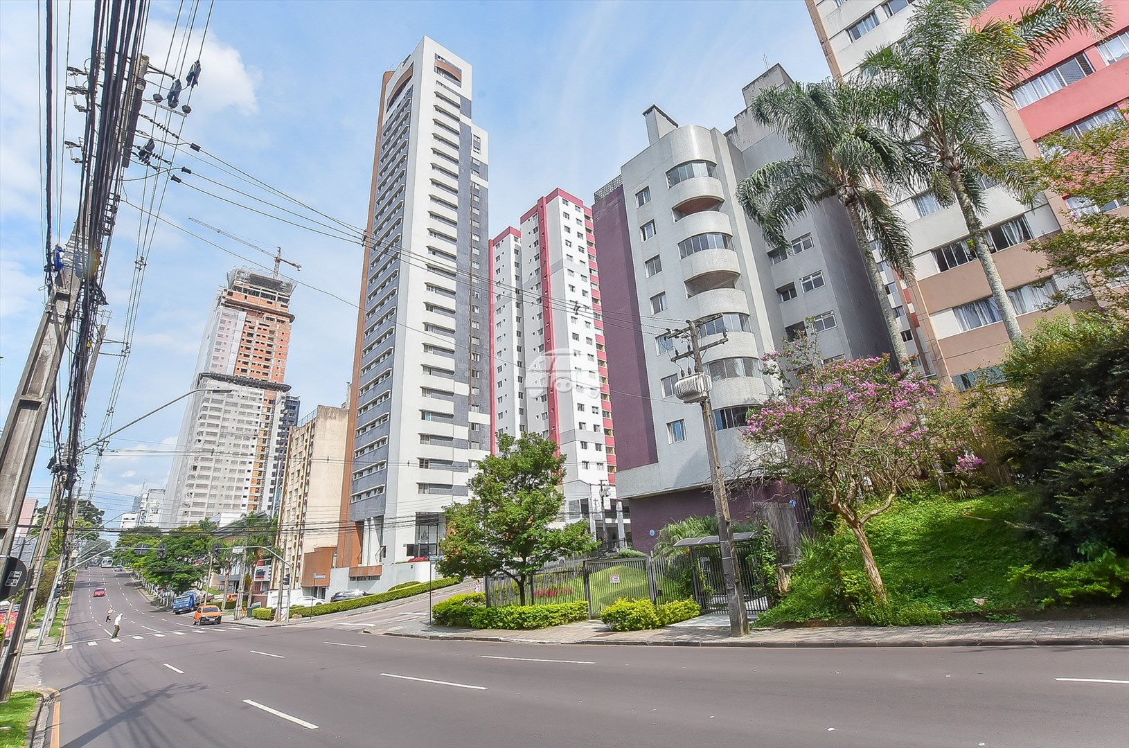 Apartamento à venda em Bigorrilho, Curitiba — Outrasul Imobiliária