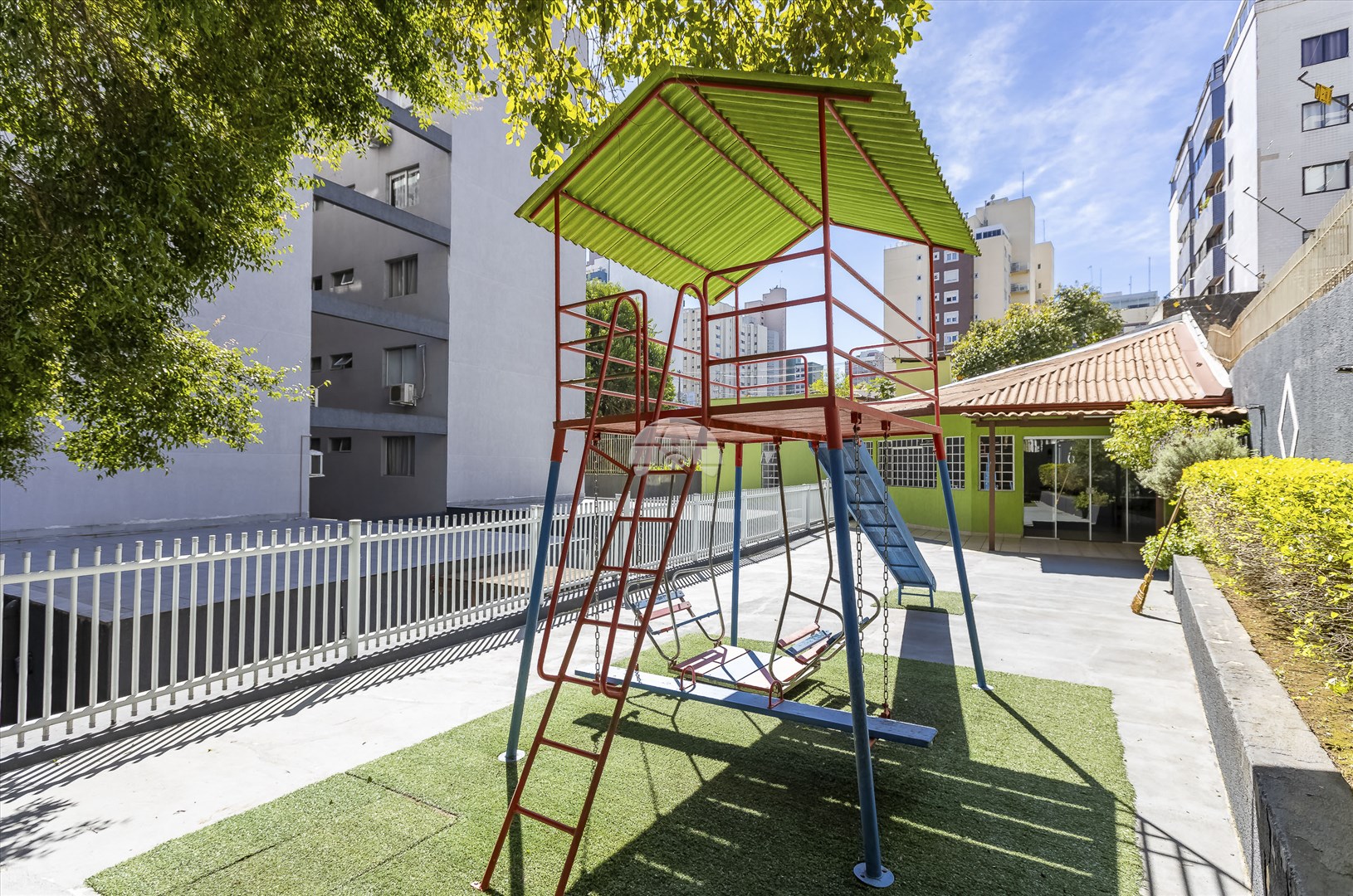 Apartamento à venda em Bigorrilho, Curitiba — MAFI ADMINISTRADORA DE IMOVEIS LTDA