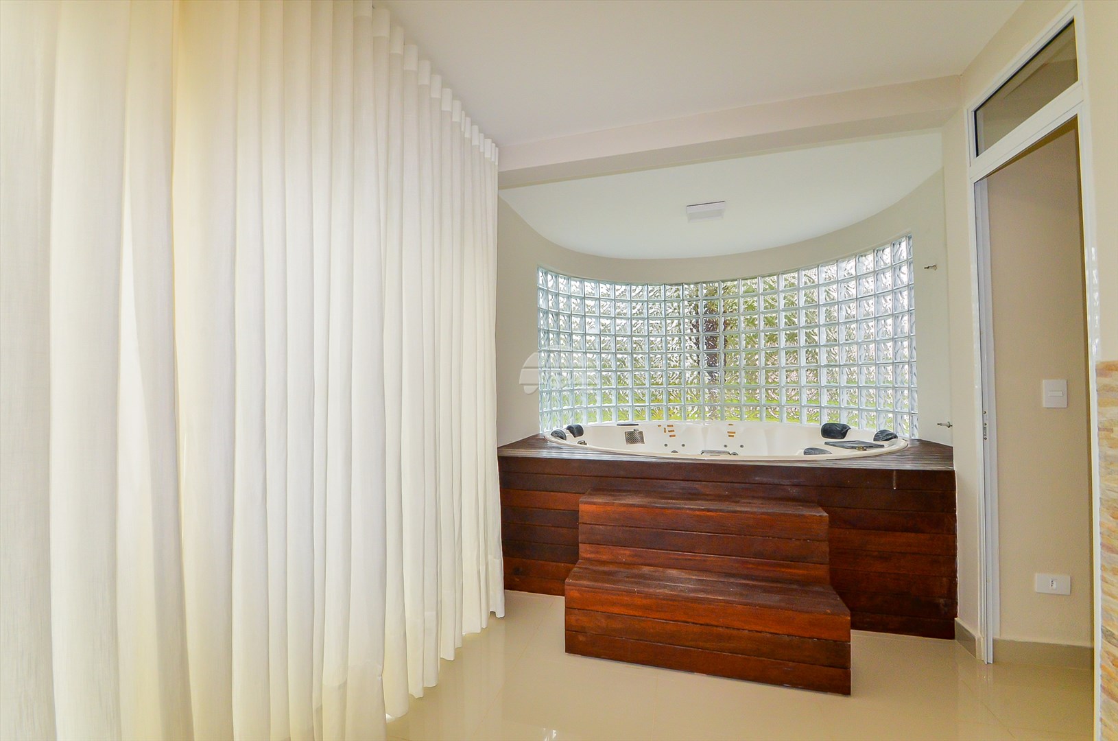 Casa à venda em Alphaville Graciosa, Pinhais — TESTE 12342