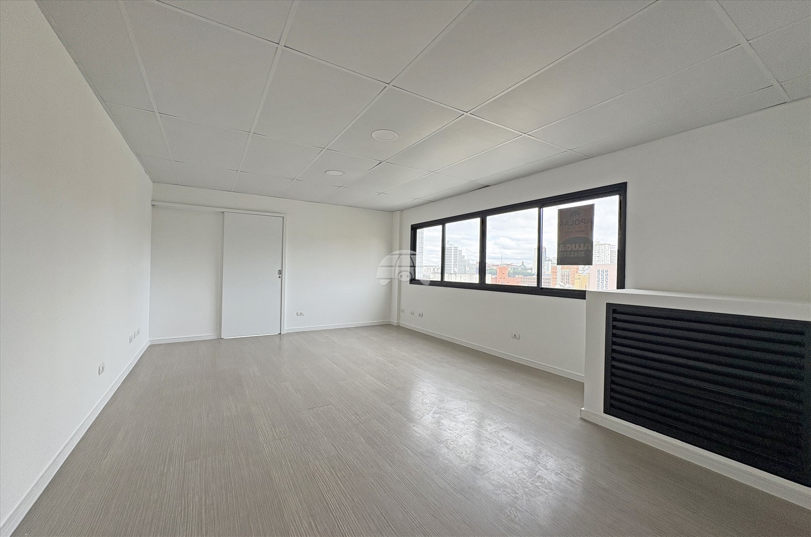 Sala/Conjunto Comercial para alugar em Centro, Curitiba — Portal Chave Fácil