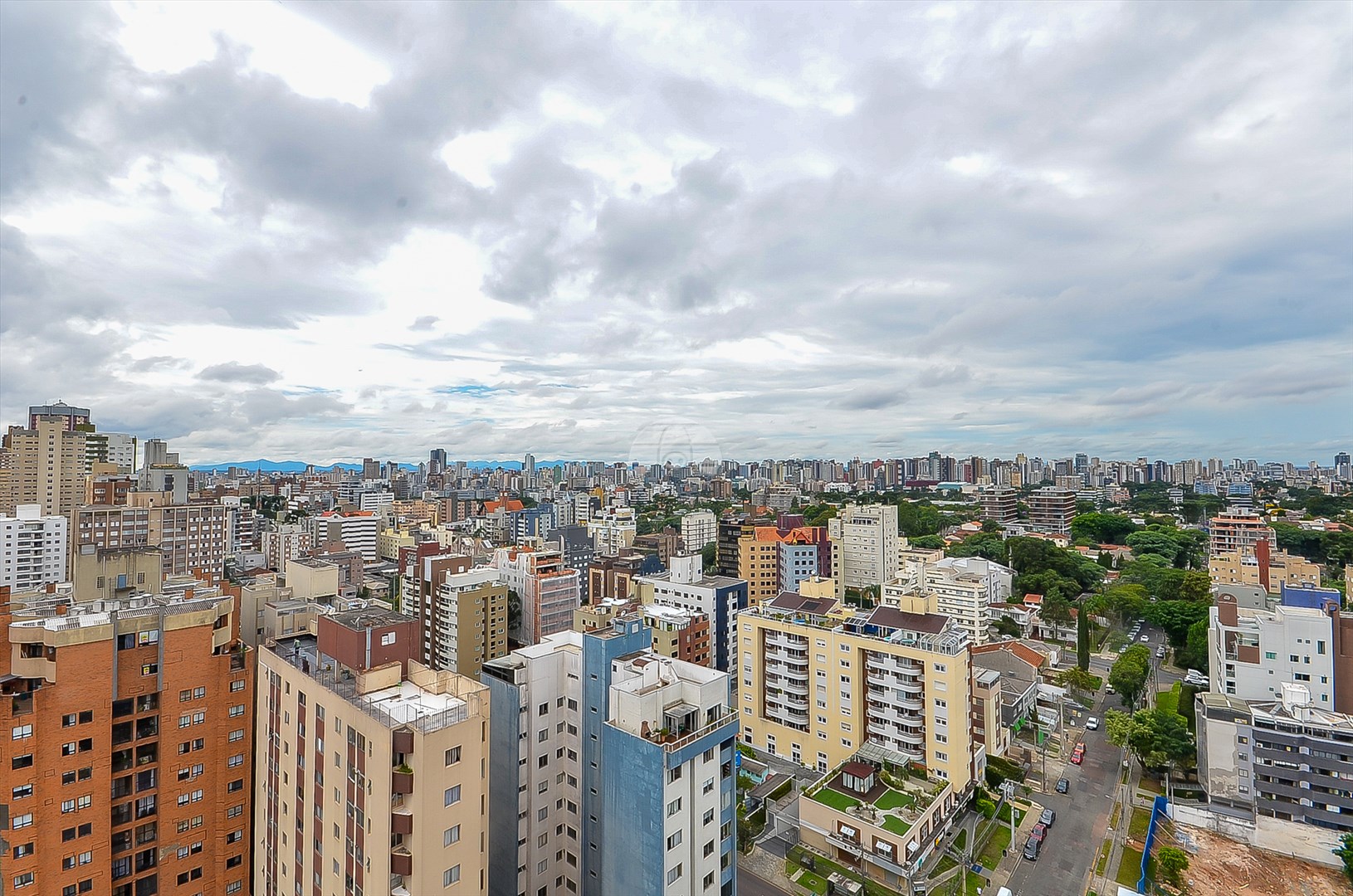 Apartamento à venda em Bigorrilho, Curitiba — MAFI ADMINISTRADORA DE IMOVEIS LTDA
