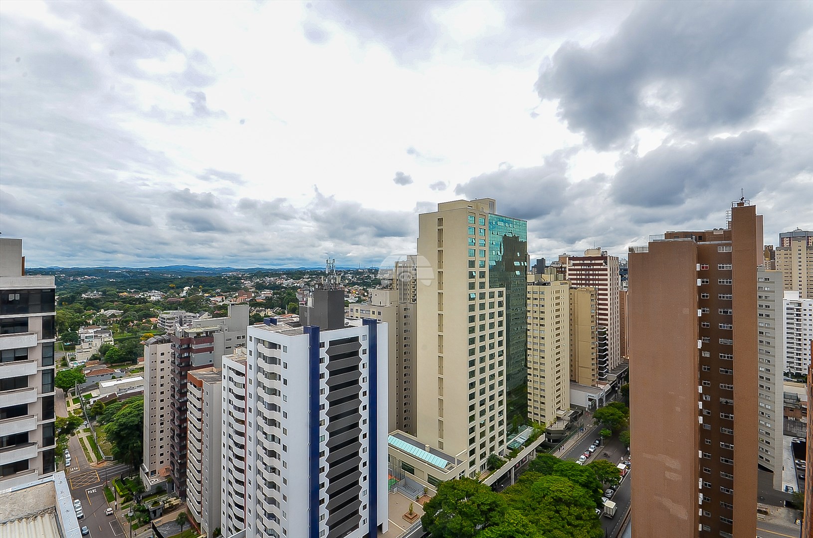 Apartamento à venda em Bigorrilho, Curitiba — MAFI ADMINISTRADORA DE IMOVEIS LTDA