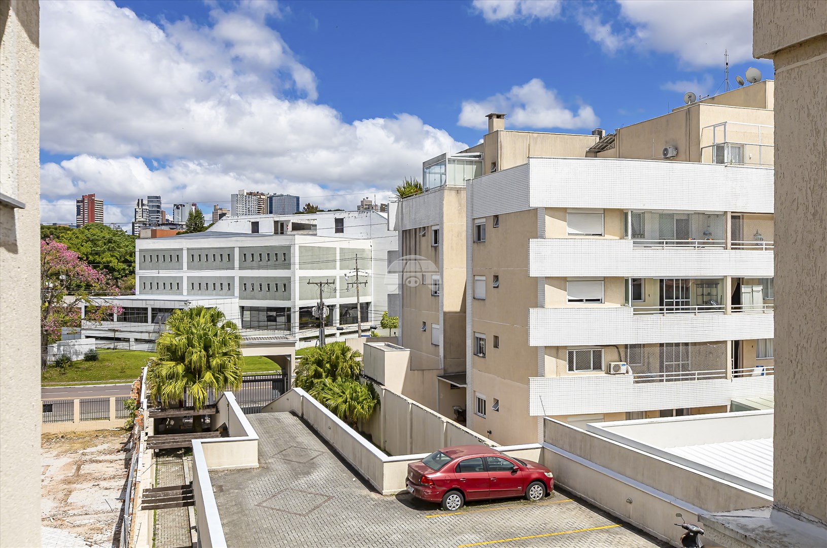 Apartamento à venda em Hugo Lange, Curitiba — Imobiliária Andrade