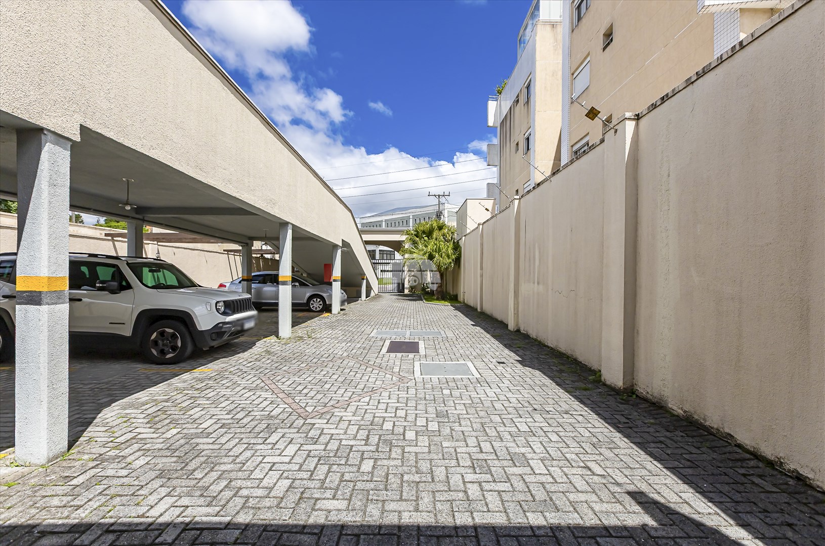 Apartamento à venda em Hugo Lange, Curitiba — Imobiliária Andrade