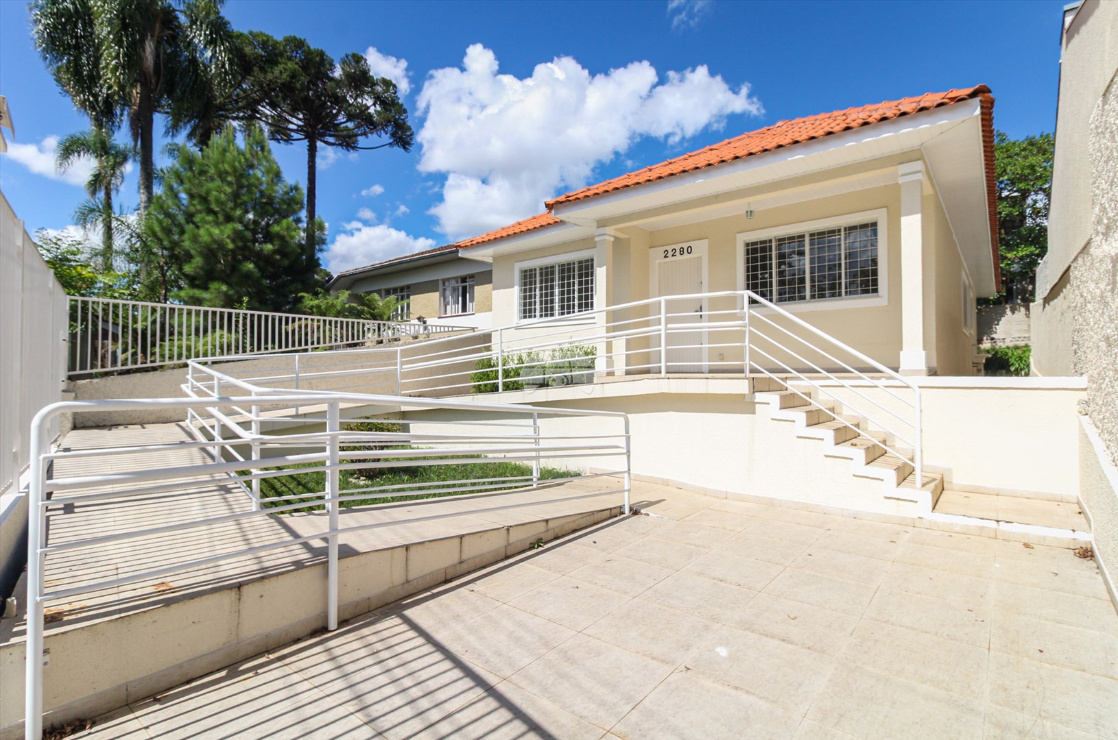 Casa para alugar em Hugo Lange, Curitiba — Portal Chave Fácil