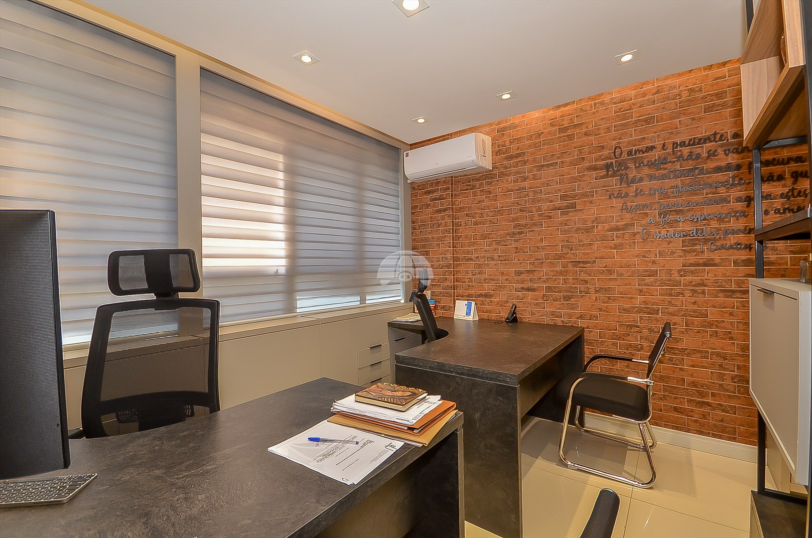 Sala/Conjunto Comercial à venda em Centro, Curitiba — Toyo Imóveis - Curitiba/PR