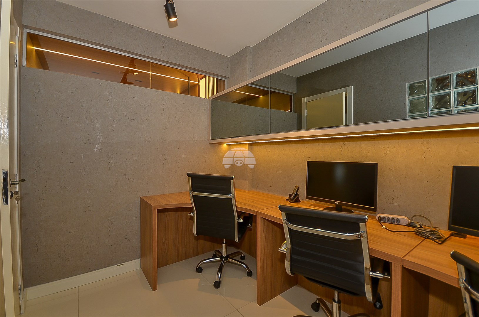Sala/Conjunto Comercial à venda em Centro, Curitiba — Toyo Imóveis - Curitiba/PR