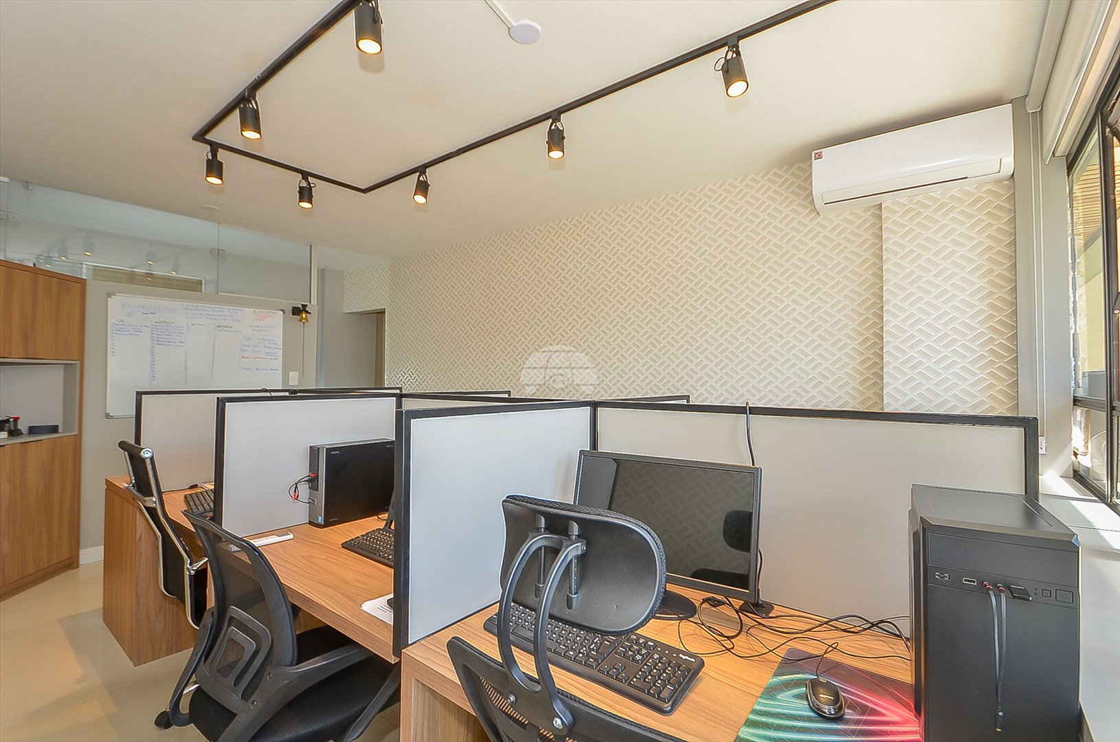 Sala/Conjunto Comercial à venda em Centro, Curitiba — Toyo Imóveis - Curitiba/PR
