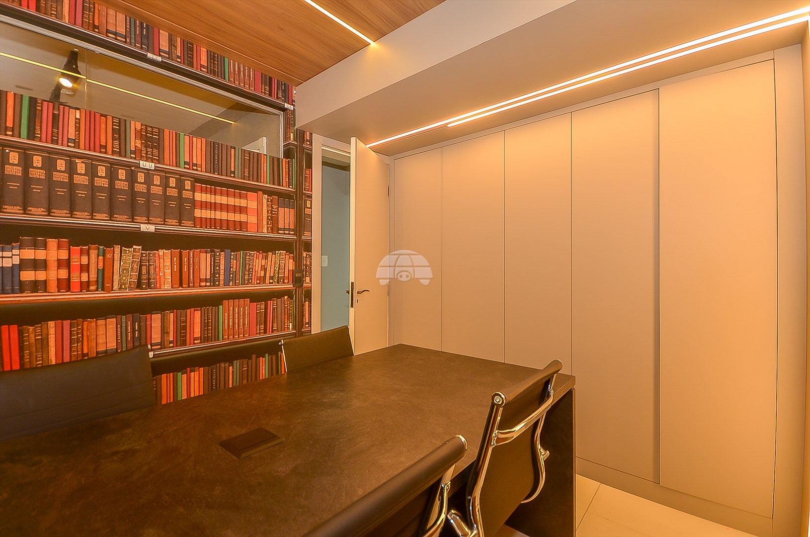 Sala/Conjunto Comercial à venda em Centro, Curitiba — Toyo Imóveis - Curitiba/PR