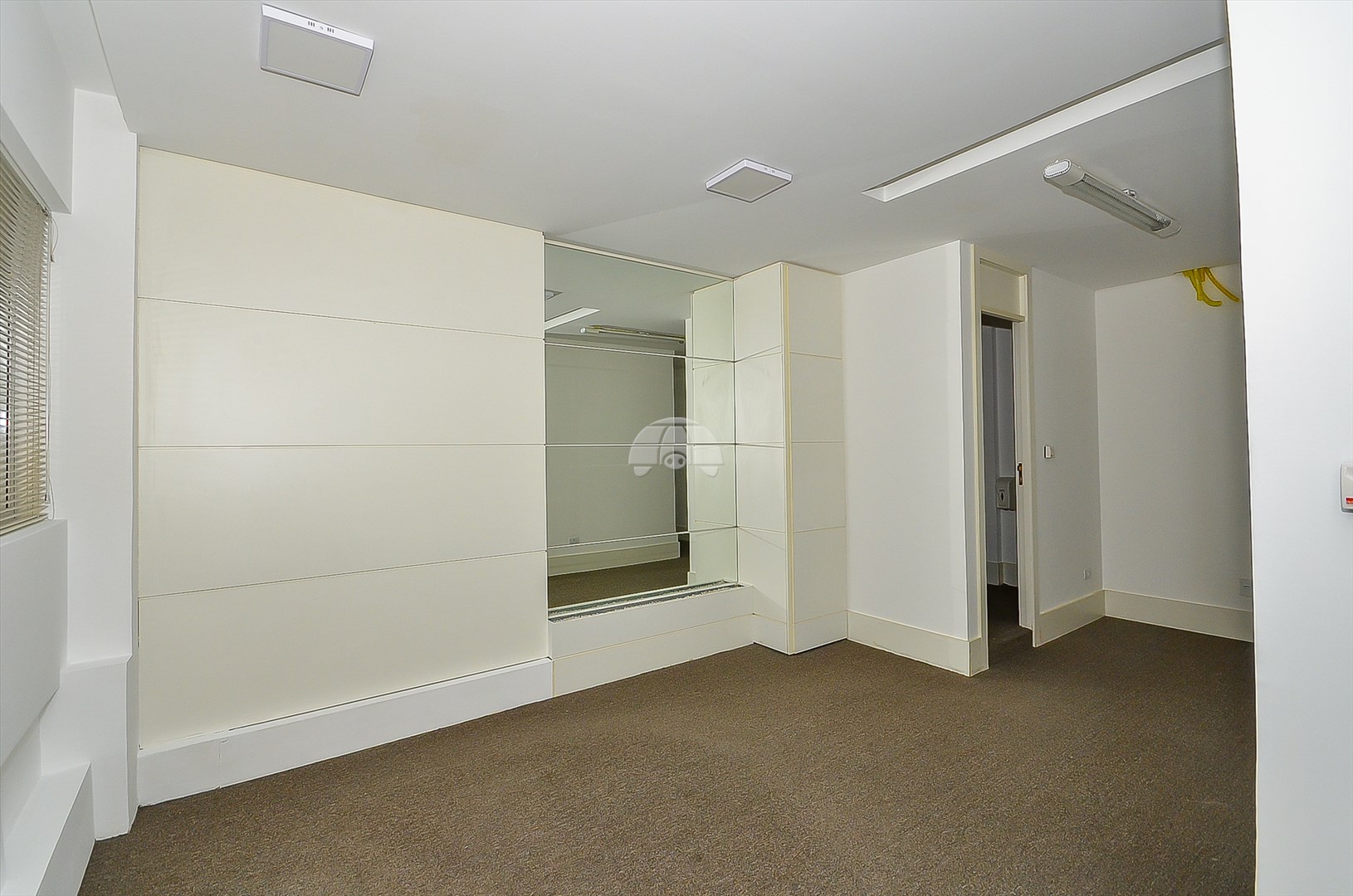 Sala/Conjunto Comercial à venda em Centro, Curitiba — Toyo Imóveis - Curitiba/PR