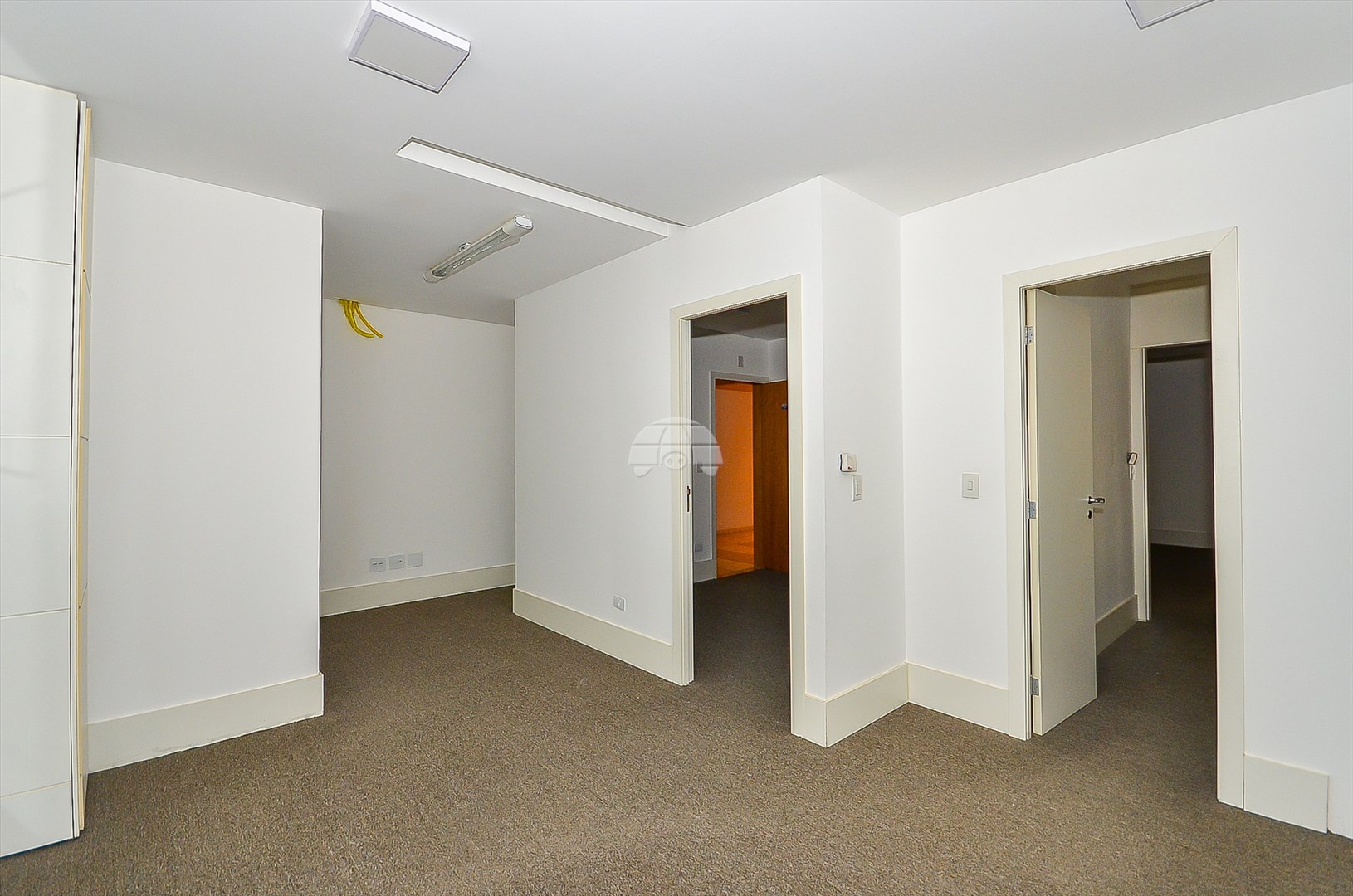 Sala/Conjunto Comercial à venda em Centro, Curitiba — Toyo Imóveis - Curitiba/PR