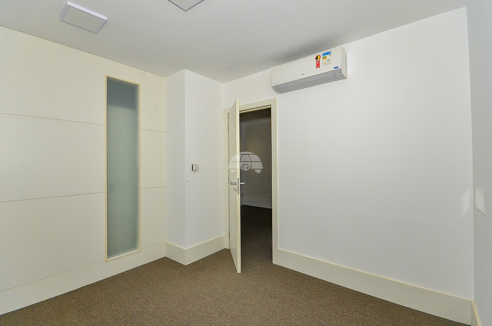 Sala/Conjunto Comercial à venda em Centro, Curitiba — Toyo Imóveis - Curitiba/PR