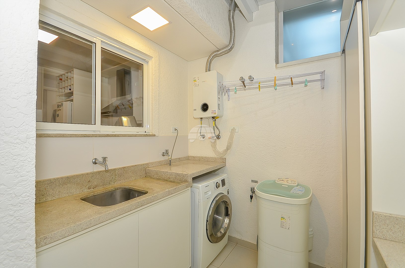 Casa para alugar em Pilarzinho, Curitiba — MAFI ADMINISTRADORA DE IMOVEIS LTDA