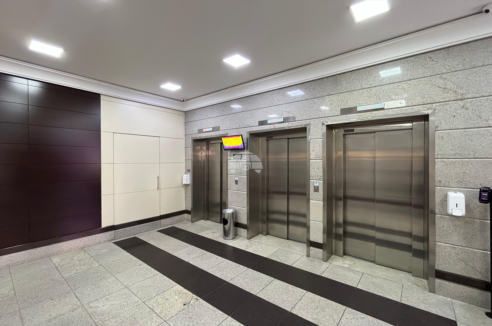 Sala/Conjunto Comercial para alugar em Centro, Curitiba — Portal Chave Fácil