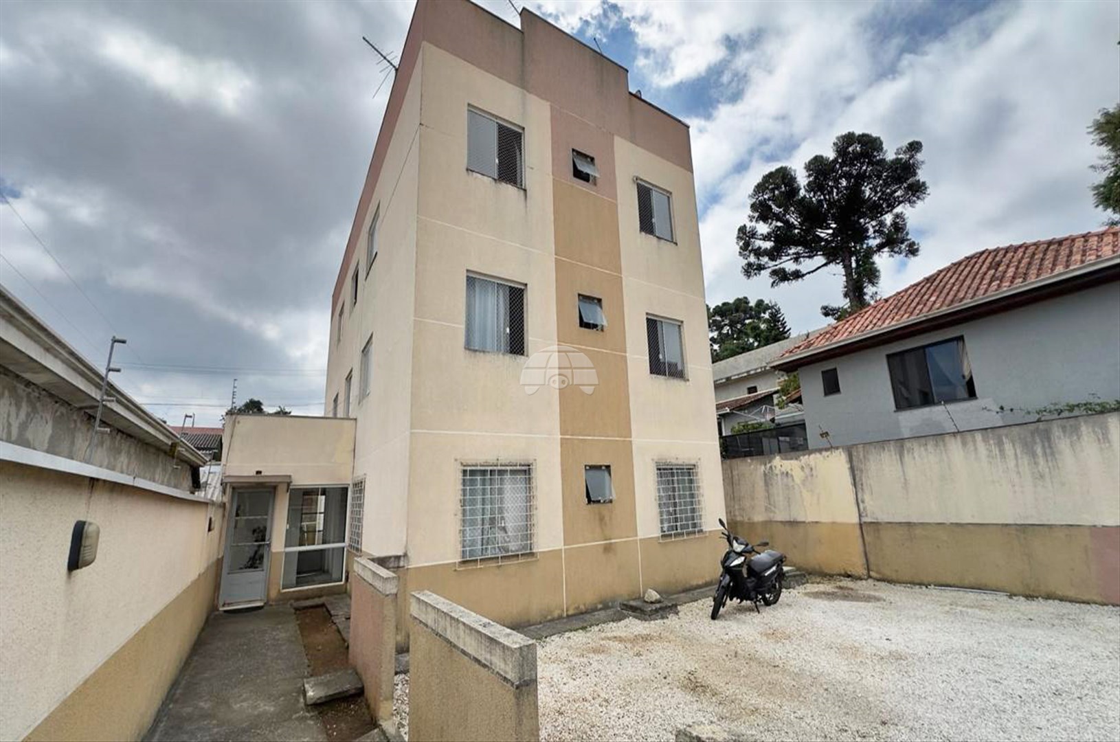 Apartamento para alugar em Parque São Domingos, Colombo — Portal Chave Fácil