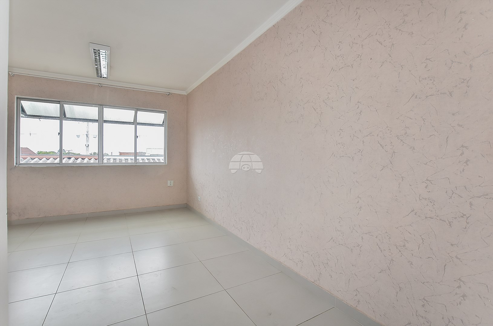 Sala/Conjunto Comercial à venda em Capão Raso, Curitiba — Portal Chave Fácil