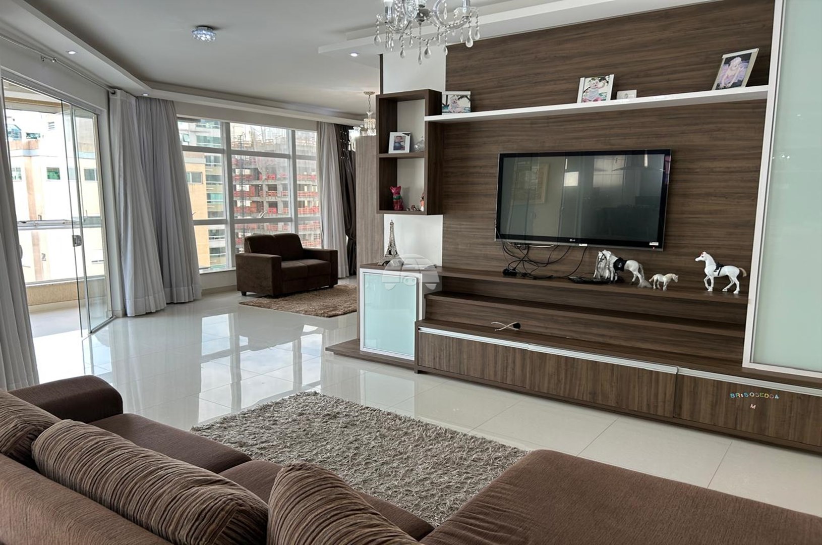 Apartamento à venda em Meia Praia, Itapema — Portal Chave Fácil