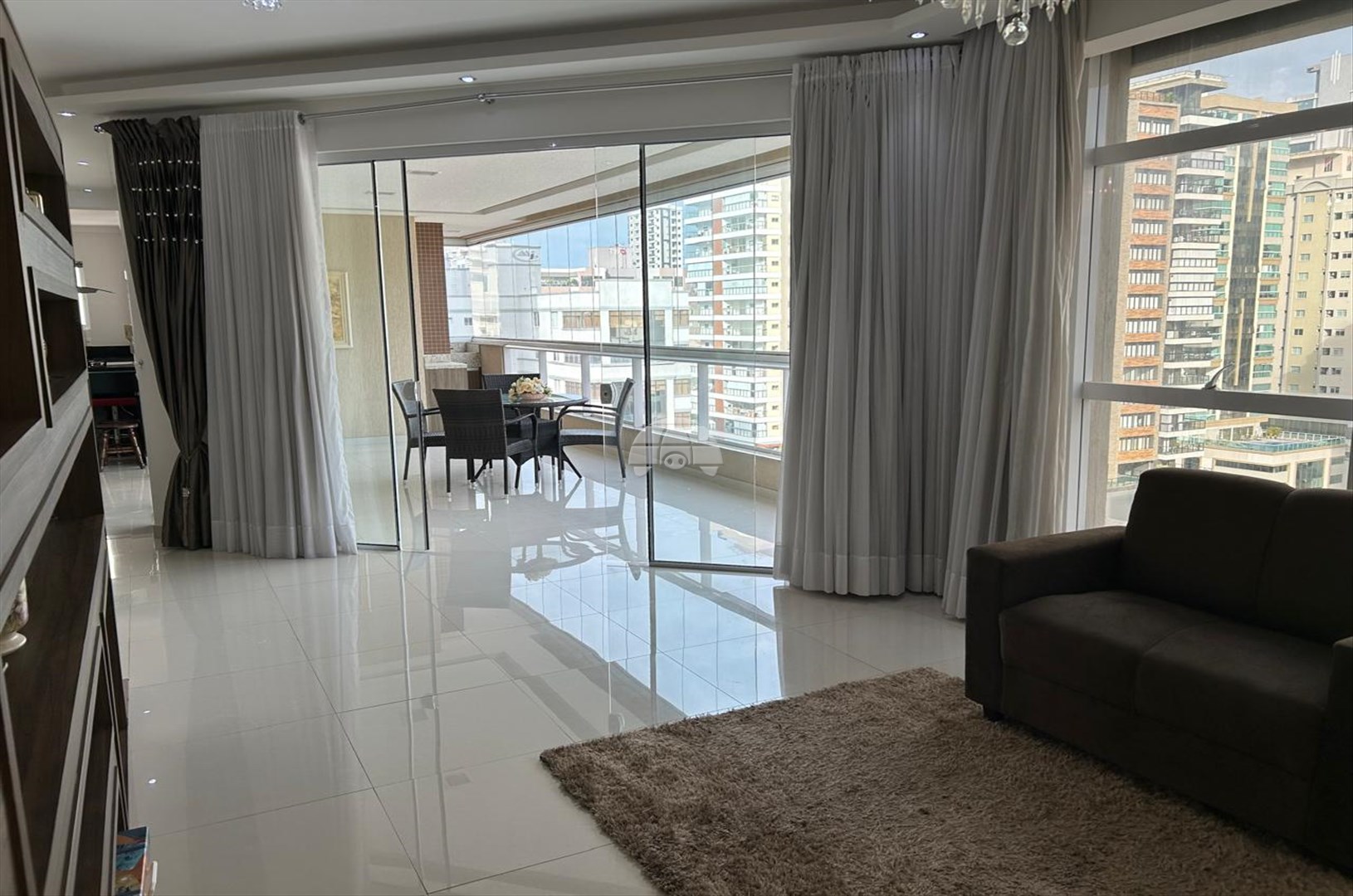 Apartamento à venda em Meia Praia, Itapema — Portal Chave Fácil