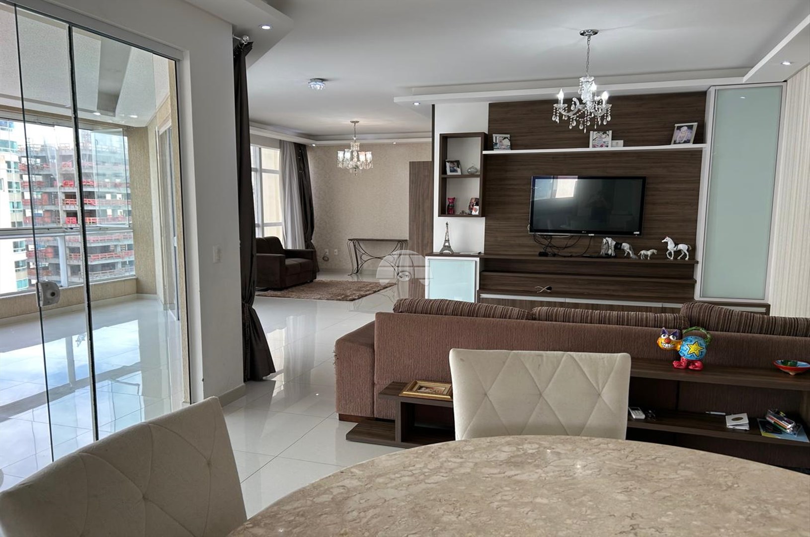 Apartamento à venda em Meia Praia, Itapema — Portal Chave Fácil