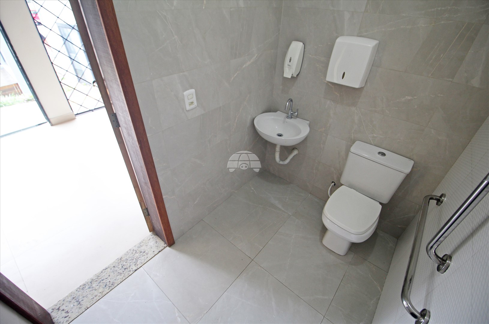 Sala/Conjunto Comercial para alugar em Jardim Das Américas, Curitiba — Imobiliária Razão