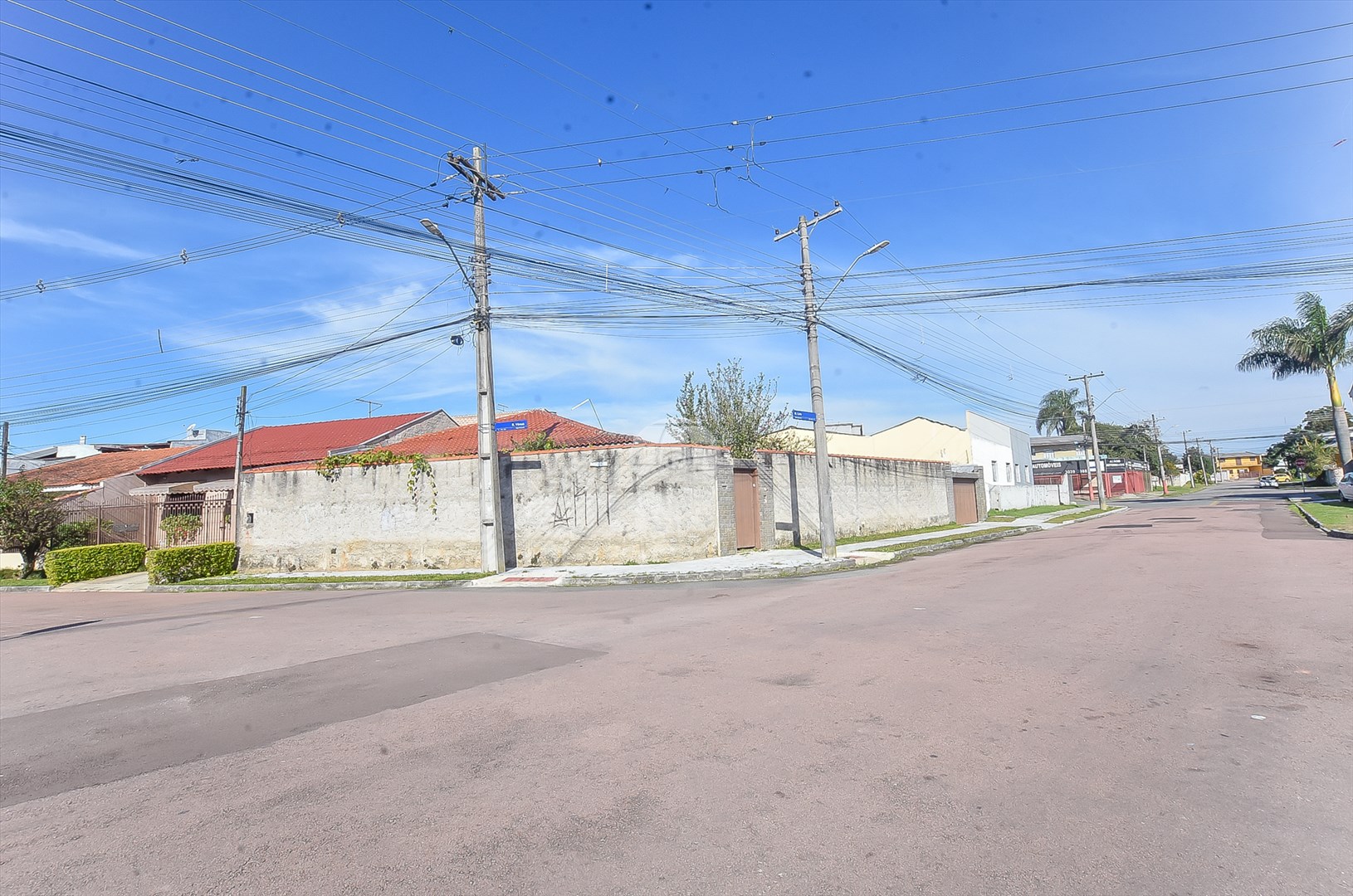 Casa à venda em Sítio Cercado, Curitiba — Portal Chave Fácil