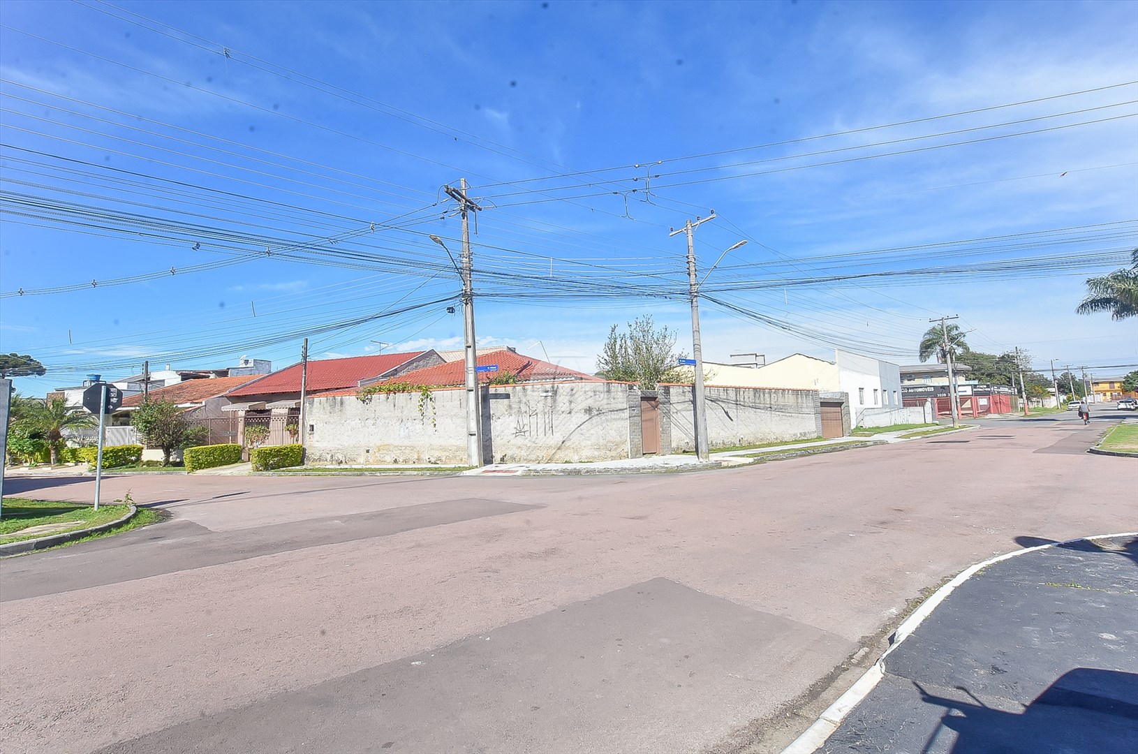 Casa à venda em Sítio Cercado, Curitiba — Portal Chave Fácil