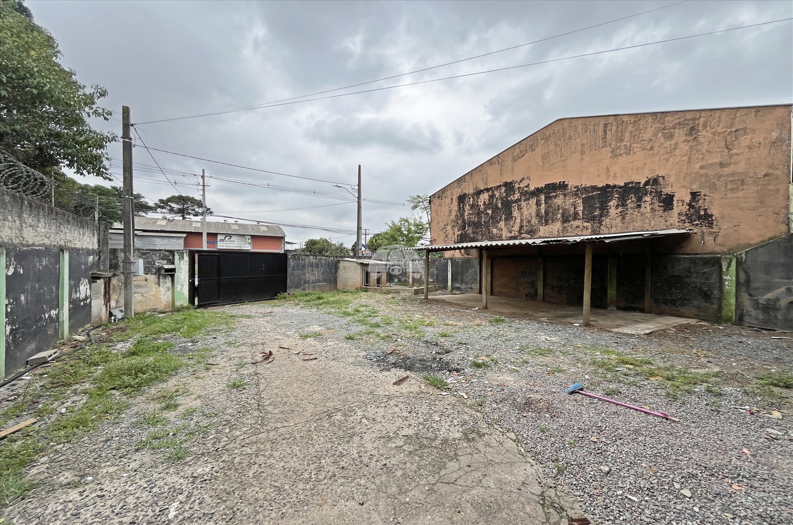 Barracão Comercial para Venda no Bairro Boqueirão ref. 225483 (9 / 10)