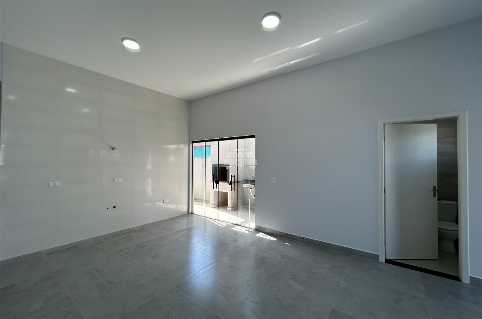 Casa à venda em Balneário Brandalize, Itapoá — Portal Chave Fácil
