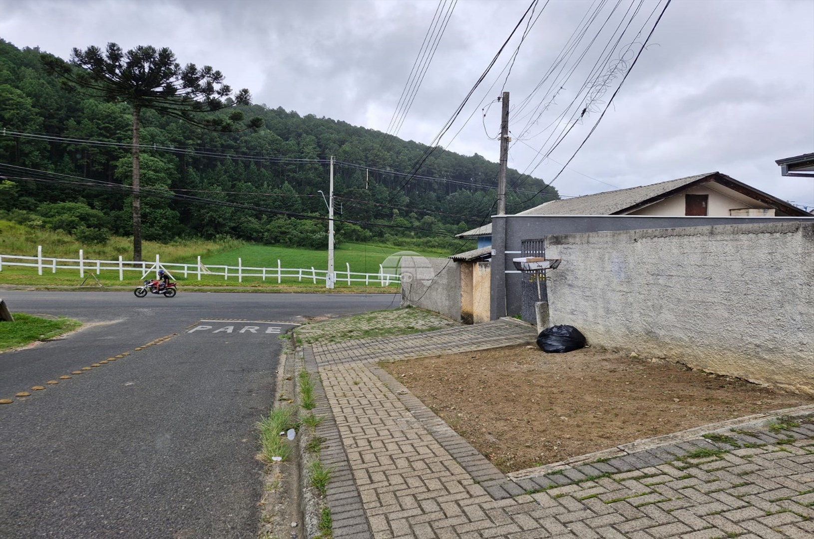 Casa à venda em Jardim Monte Santo, Almirante Tamandaré — GOMES CONSULTOR IMOBILIARIO LTDA.