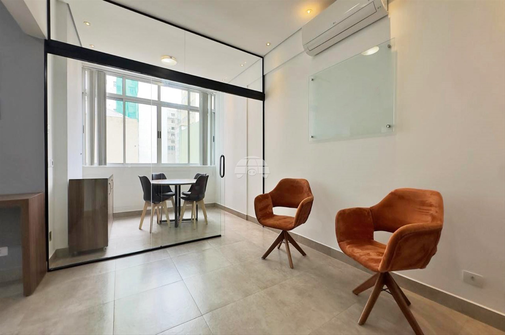 Sala/Conjunto Comercial para alugar em Centro, Curitiba — Portal Chave Fácil