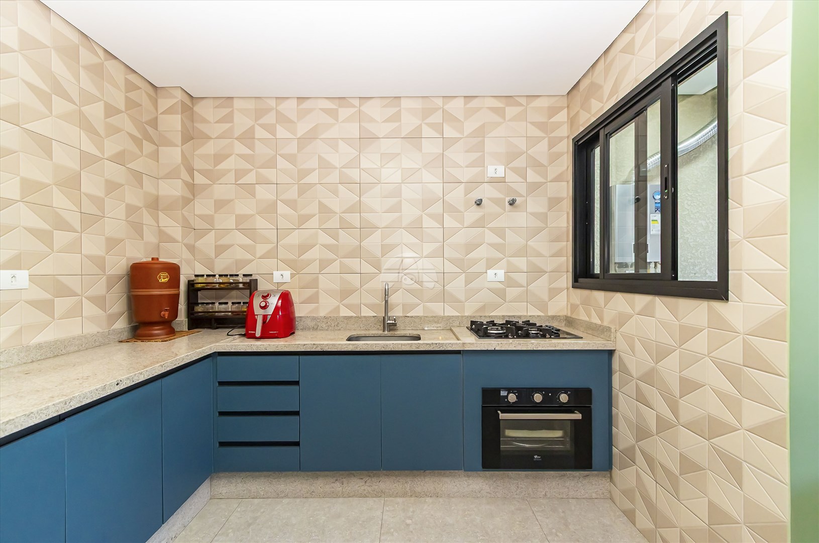 Casa à venda em Hauer, Curitiba — MAFI ADMINISTRADORA DE IMOVEIS LTDA