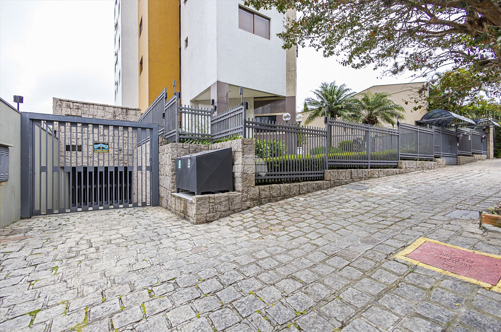Apartamento Residencial para Venda no Bairro Batel ref. 225820 (3 / 10)
