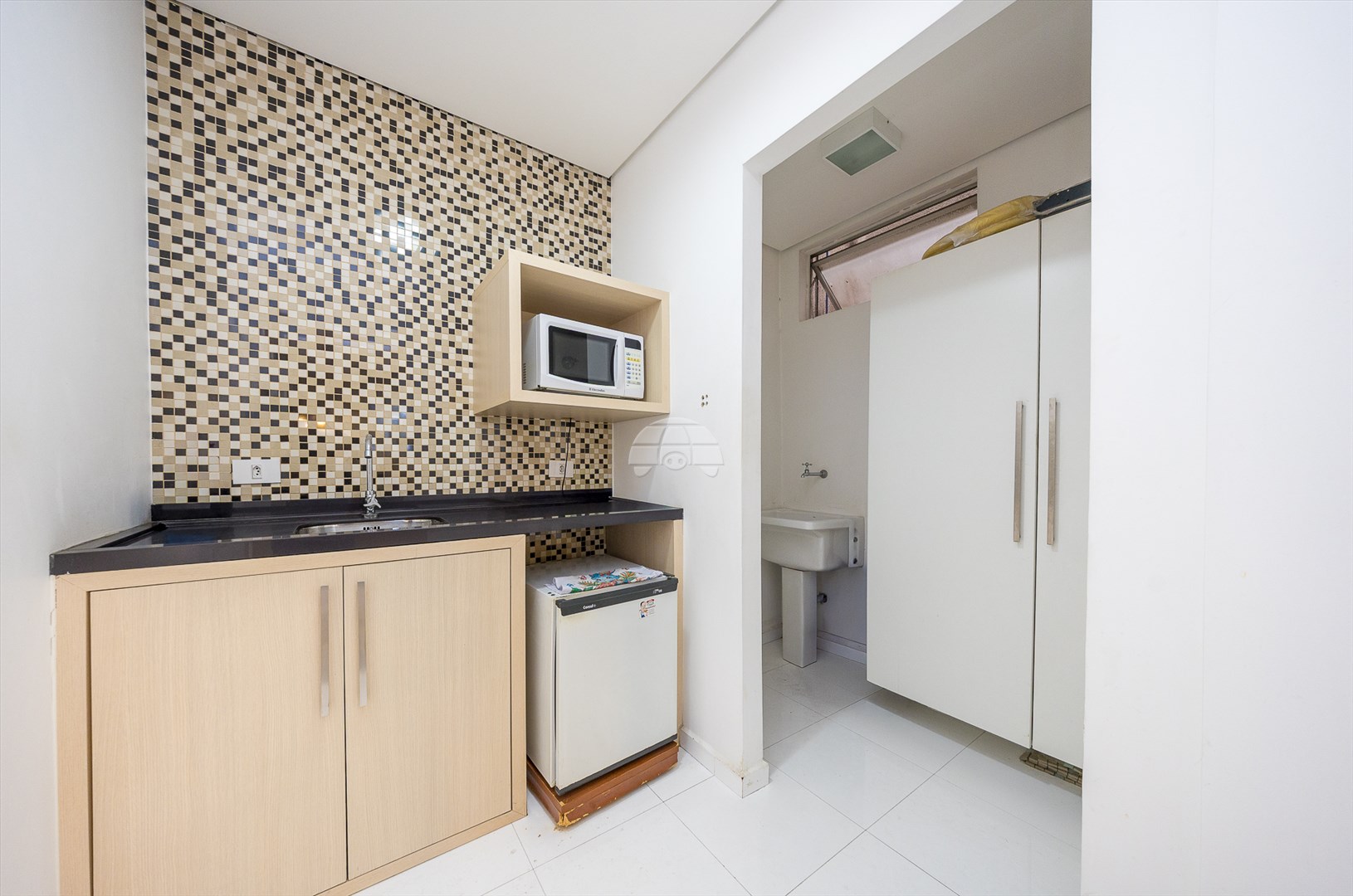 Sala/Conjunto Comercial à venda em Centro, Curitiba — MAFI ADMINISTRADORA DE IMOVEIS LTDA
