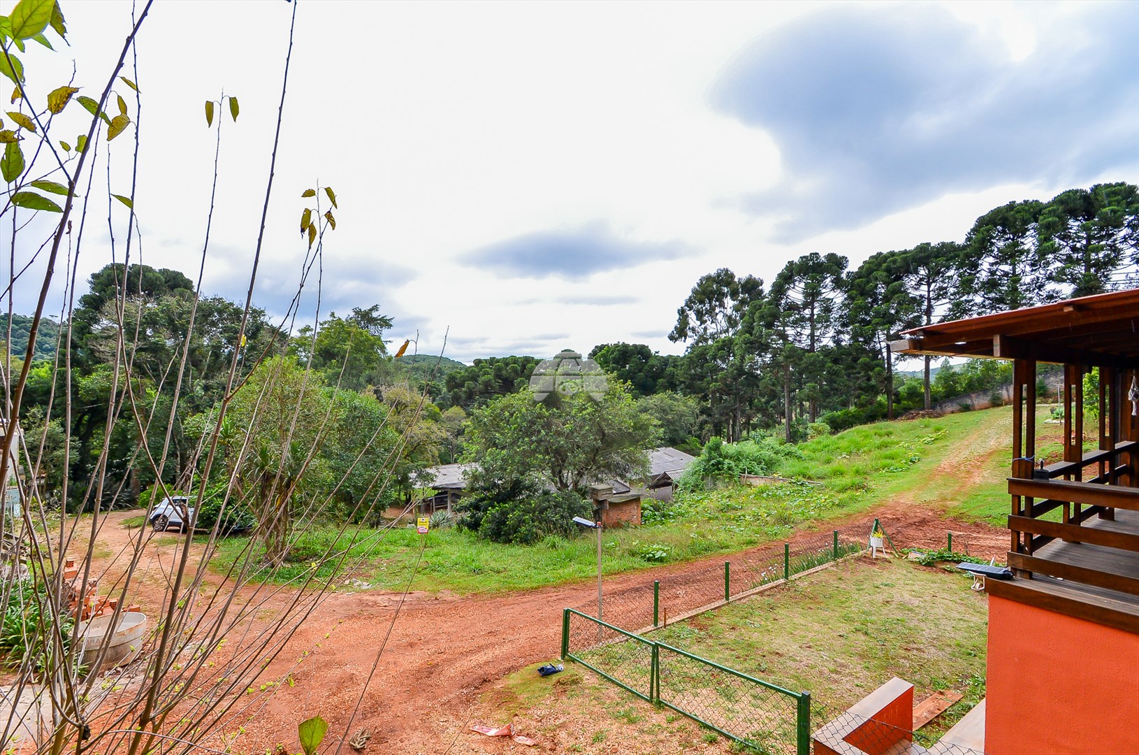 Casa à venda em Pacotuba, Almirante Tamandaré — GOMES CONSULTOR IMOBILIARIO LTDA.