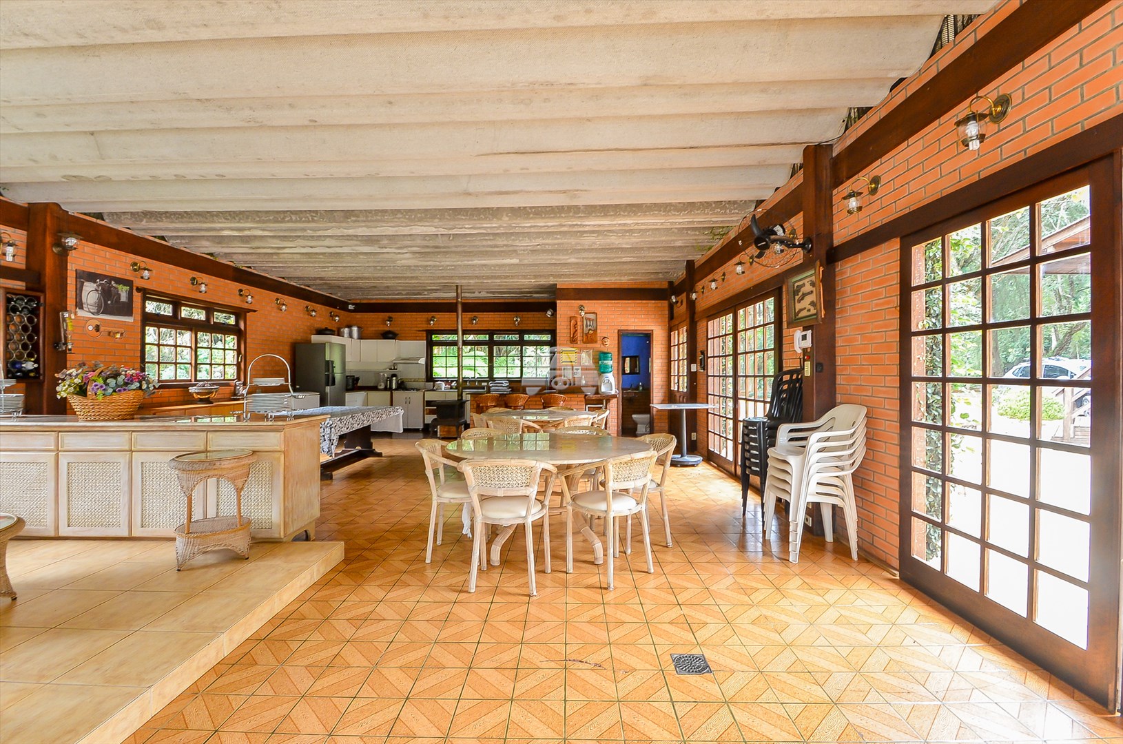 Casa à venda em Pacotuba, Almirante Tamandaré — GOMES CONSULTOR IMOBILIARIO LTDA.
