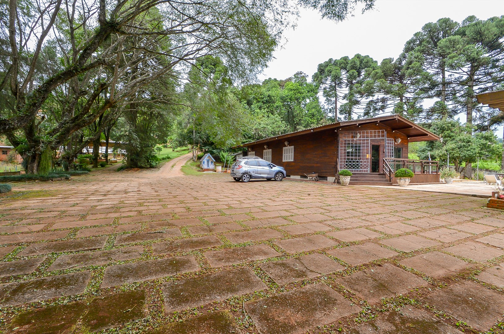 Casa à venda em Pacotuba, Almirante Tamandaré — GOMES CONSULTOR IMOBILIARIO LTDA.