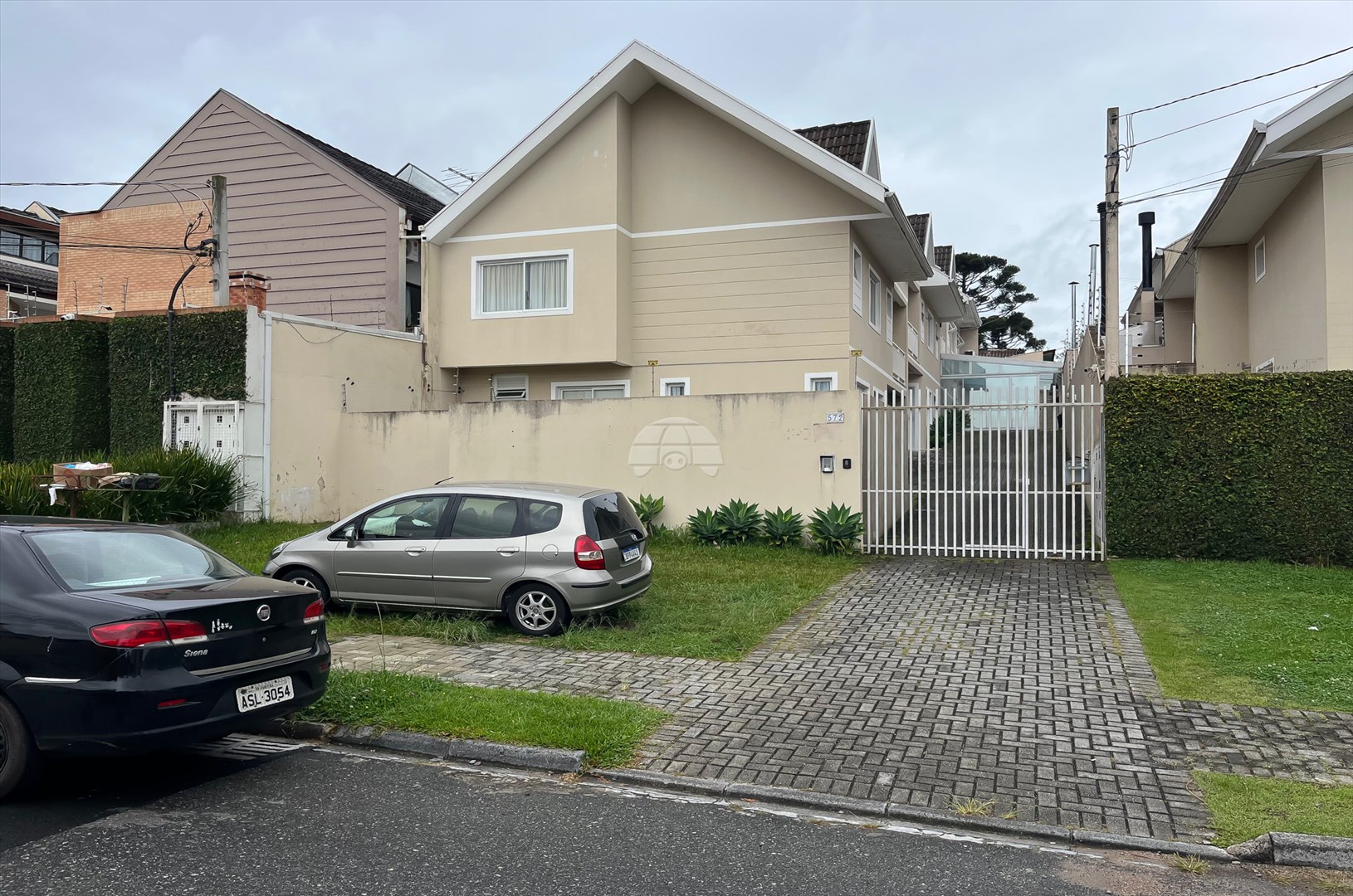 Casa para alugar em Xaxim, Curitiba — Portal Chave Fácil