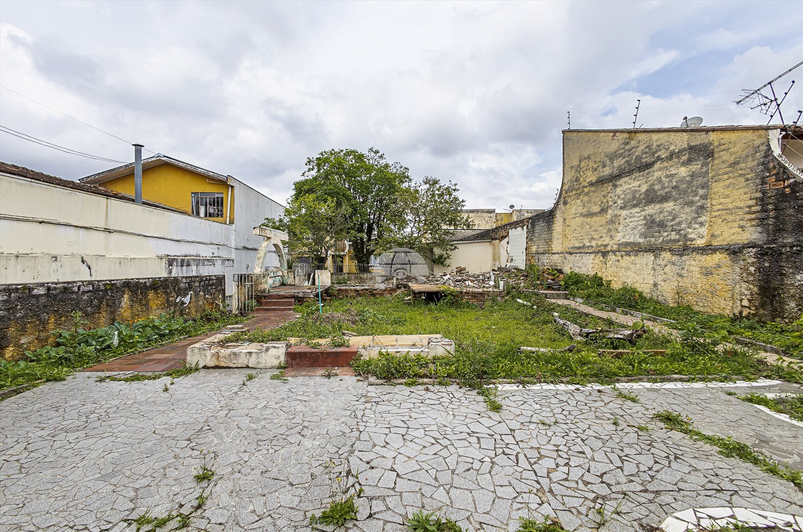 Terreno à venda em Guaíra, Curitiba — Portal Chave Fácil