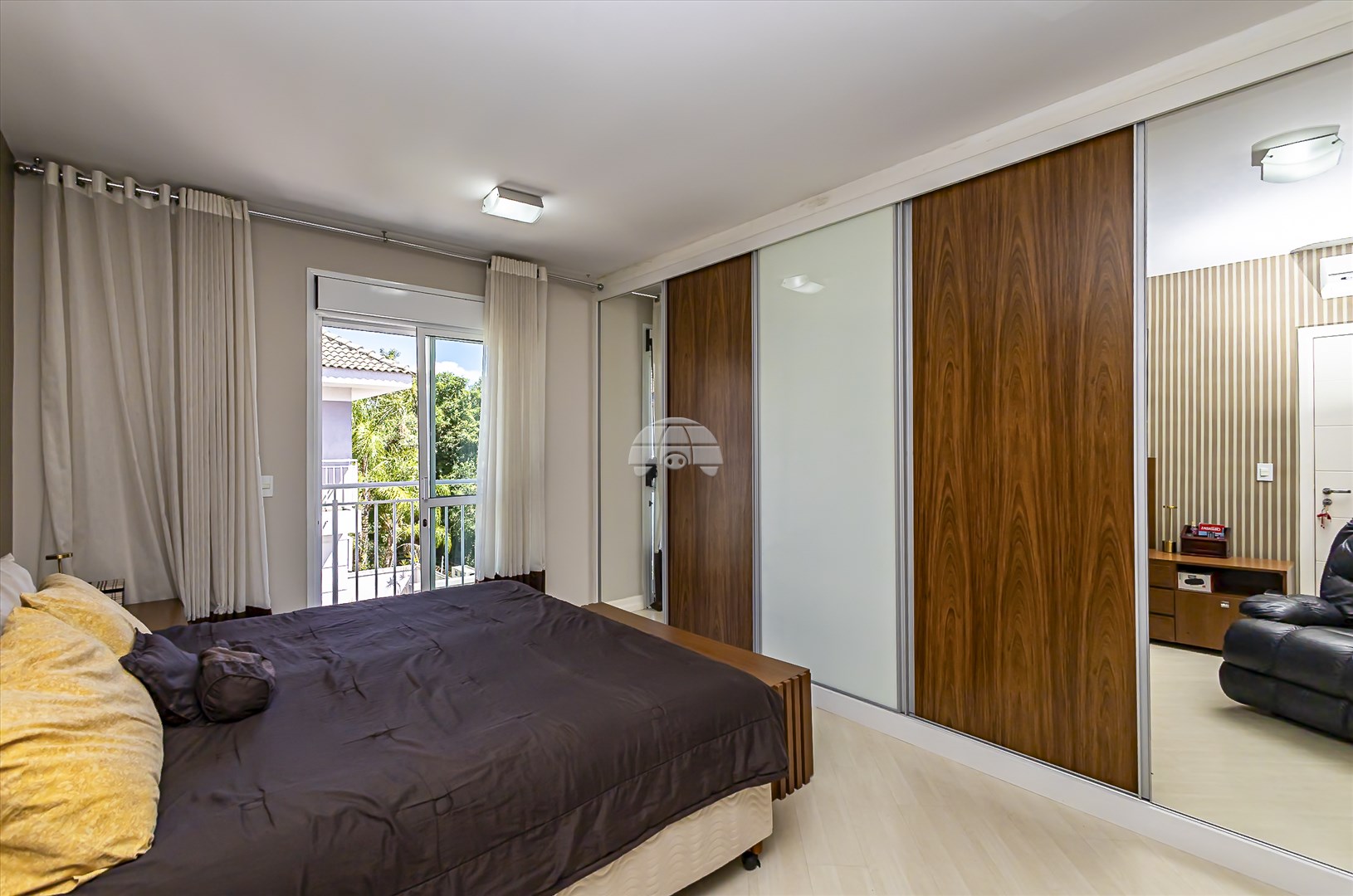 Casa à venda em Jardim Social, Curitiba — Imobiliária Andrade