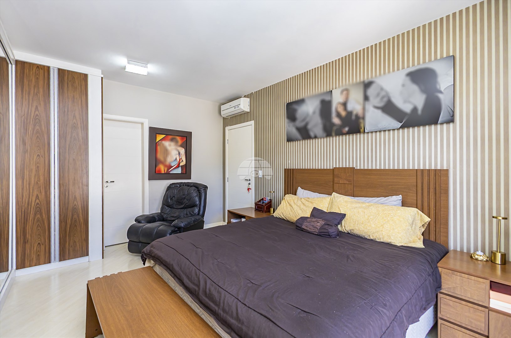 Casa à venda em Jardim Social, Curitiba — Imobiliária Andrade