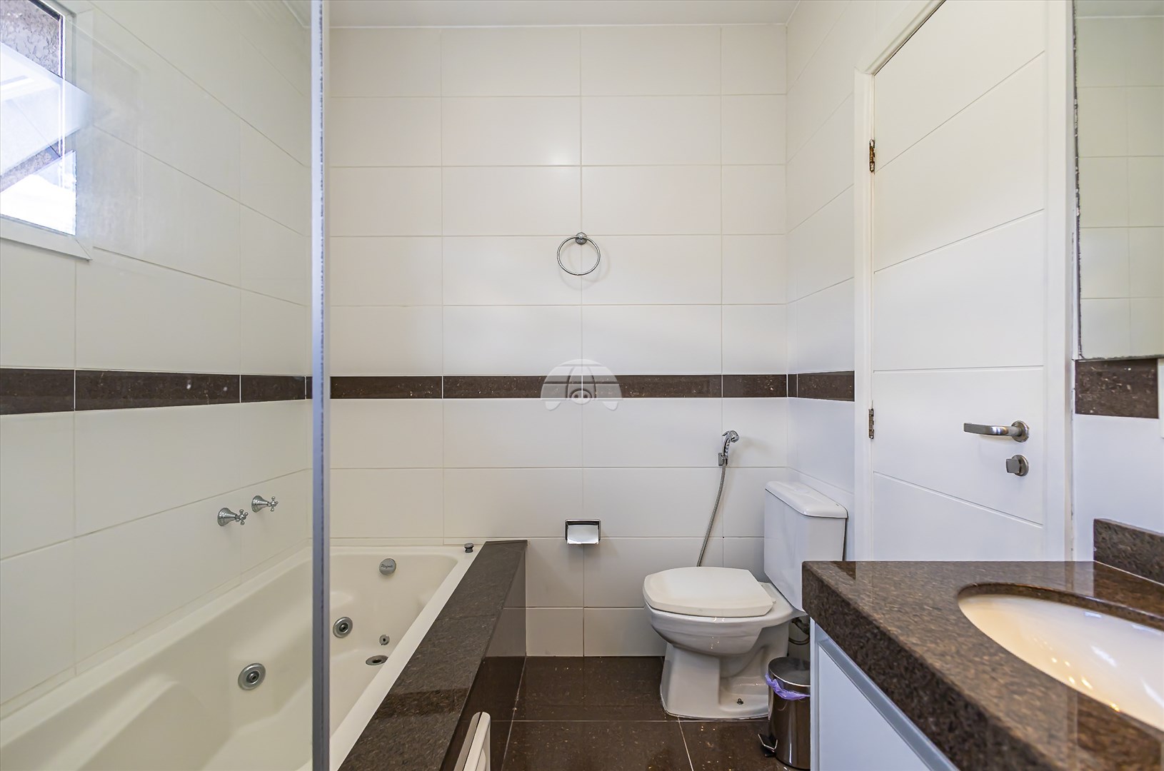 Casa à venda em Jardim Social, Curitiba — Imobiliária Andrade