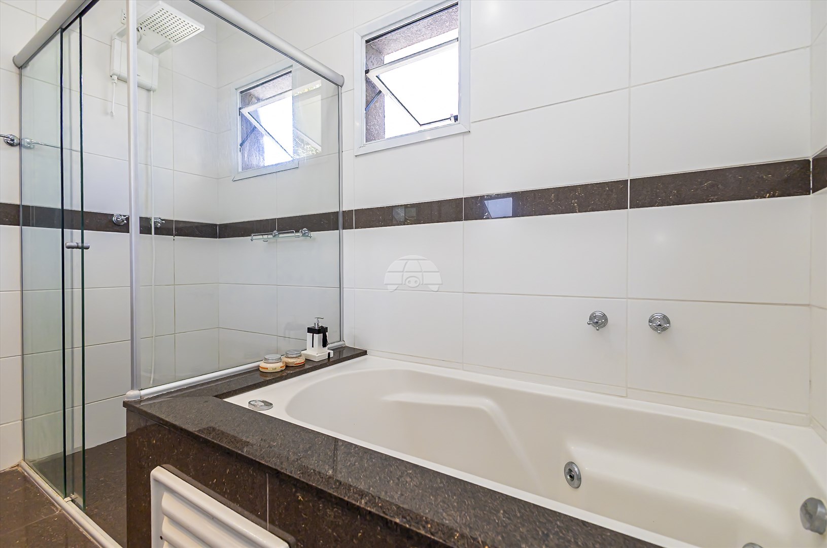 Casa à venda em Jardim Social, Curitiba — Imobiliária Andrade