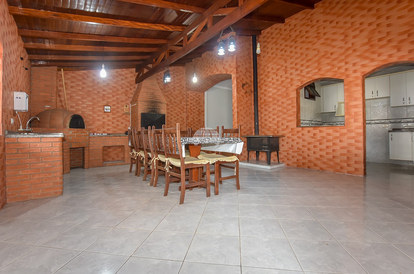 Casa à venda em Capão Raso, Curitiba — Galvão Vendas - Imóveis a venda em Curitiba