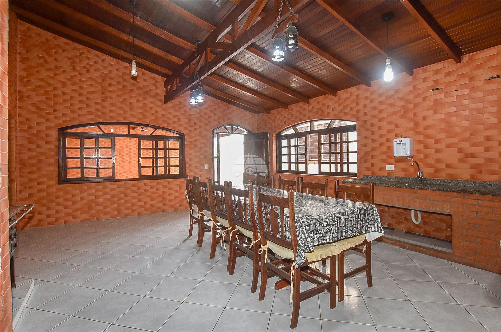 Casa à venda em Capão Raso, Curitiba — Galvão Vendas - Imóveis a venda em Curitiba