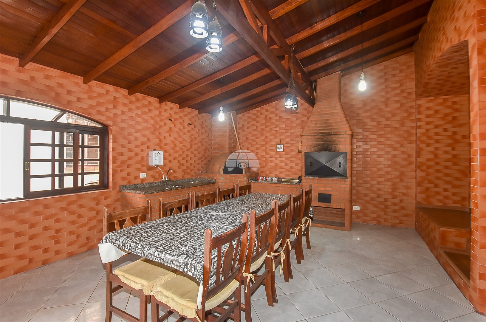 Casa à venda em Capão Raso, Curitiba — Galvão Vendas - Imóveis a venda em Curitiba