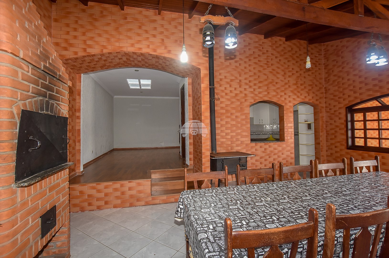 Casa à venda em Capão Raso, Curitiba — Galvão Vendas - Imóveis a venda em Curitiba