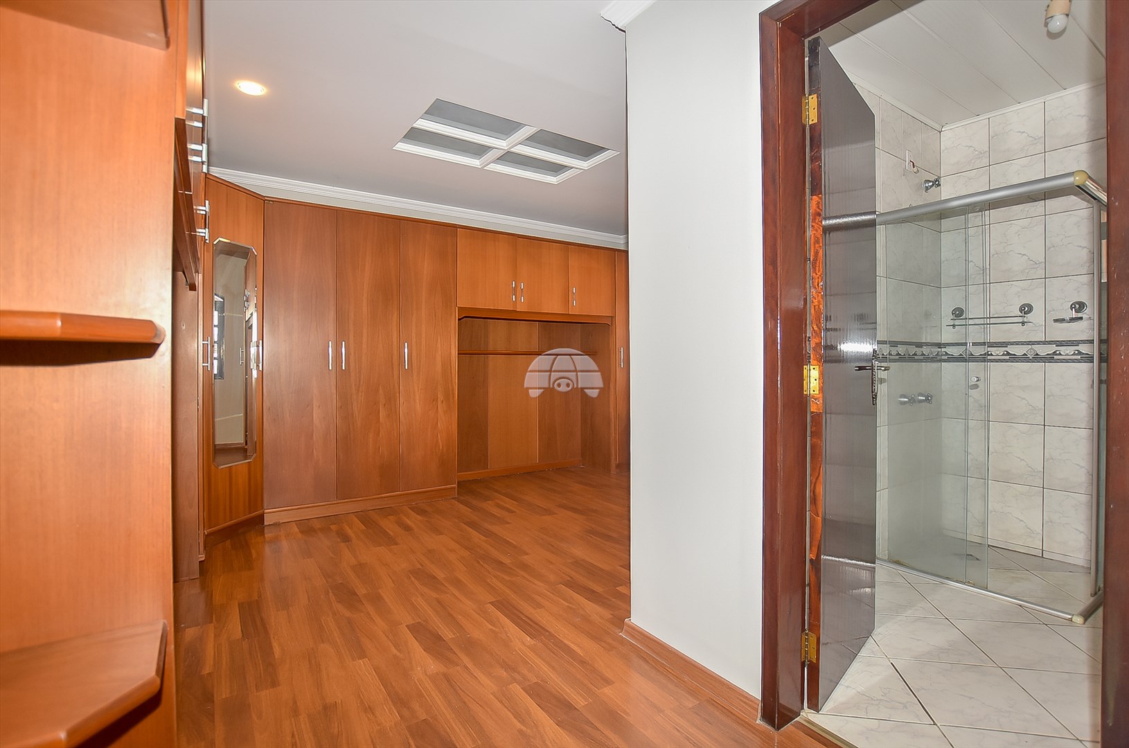 Casa à venda em Capão Raso, Curitiba — Galvão Vendas - Imóveis a venda em Curitiba