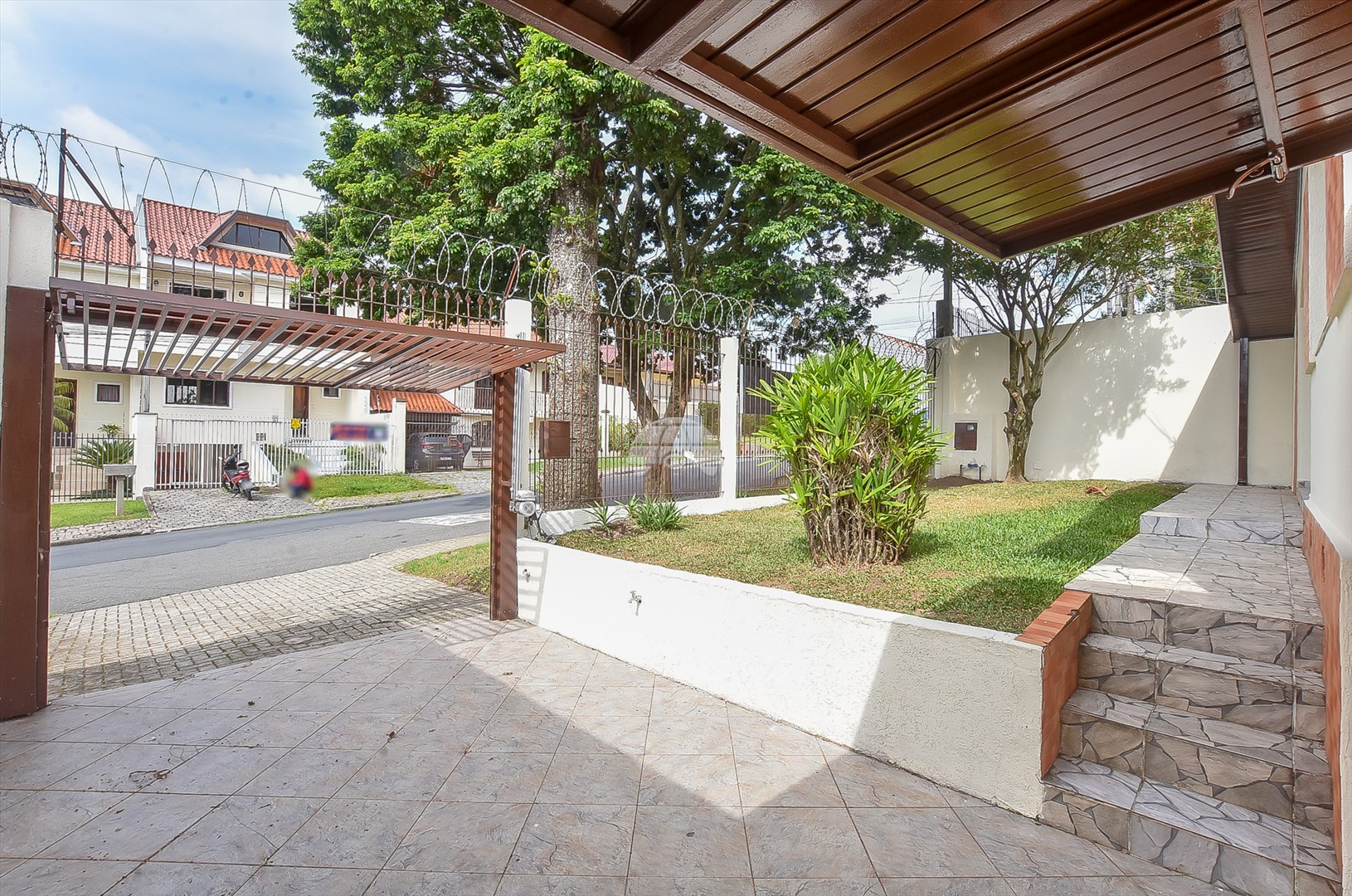 Casa à venda em Capão Raso, Curitiba — Galvão Vendas - Imóveis a venda em Curitiba
