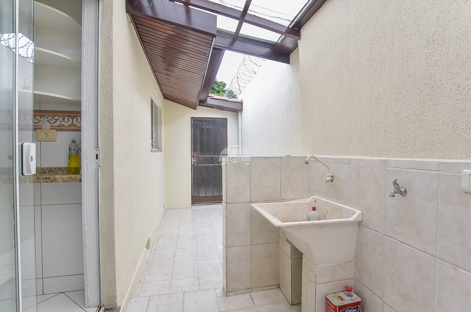 Casa à venda em Capão Raso, Curitiba — Galvão Vendas - Imóveis a venda em Curitiba