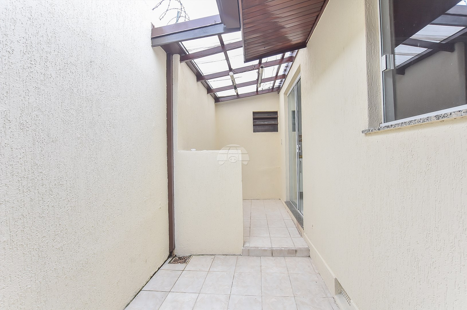 Casa à venda em Capão Raso, Curitiba — Galvão Vendas - Imóveis a venda em Curitiba